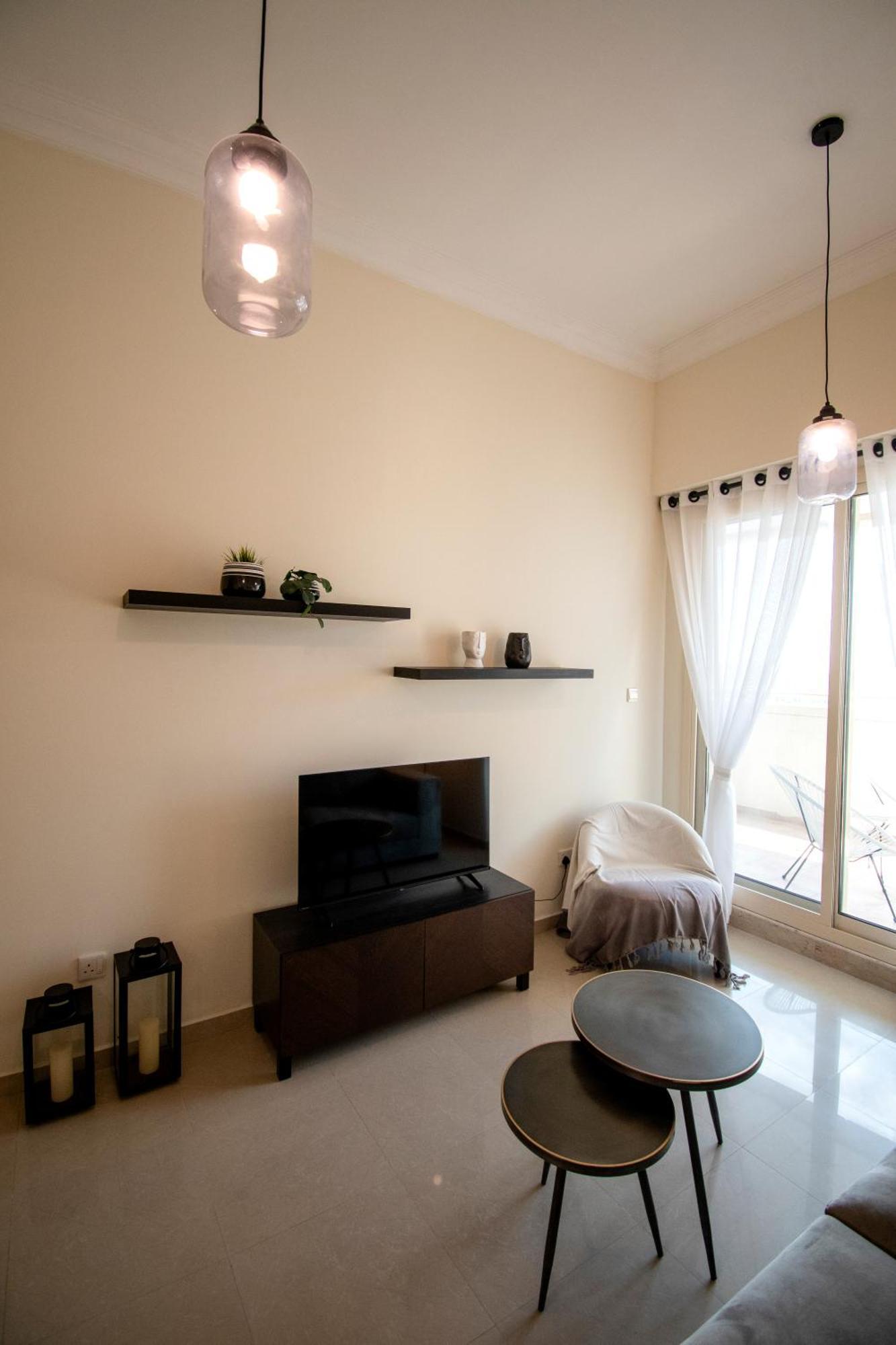 Kazan Homes - Cosy 1br - Marina - 5 Mins From Jbr & The Walk *